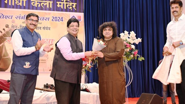 Sitar Maestro Niladri Kumar enthralls audience at BSP’s World Music Day Concert at Kala Mandir (2)