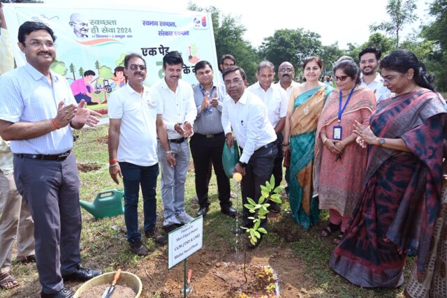 ‘स्वच्छता ही सेवा-2024’ अभियान के तहत बीएसपी ने लगाये फलदार पौधे (5)