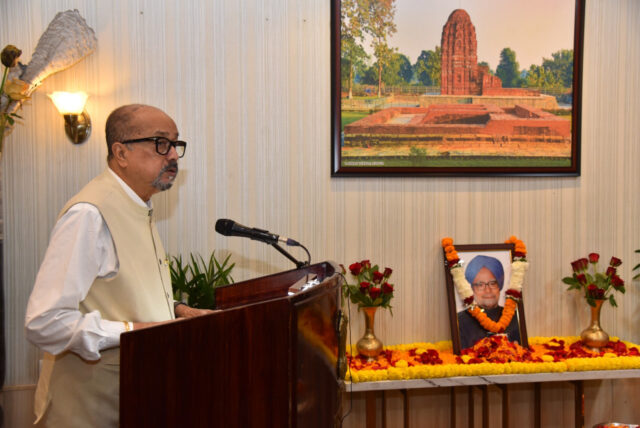 1735290281_a876a0945fc4a426aa39