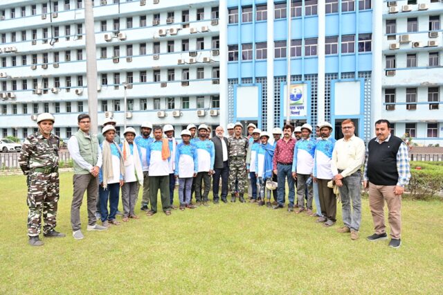 बीएसपी रावघाट परियोजना से जुड़े गाँव के नागरिकों ने किया संयंत्र भ्रमण