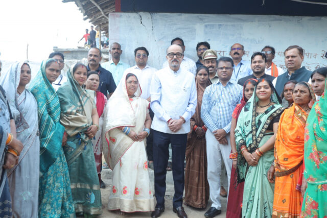 1742565113_5d29590551c3477ba232