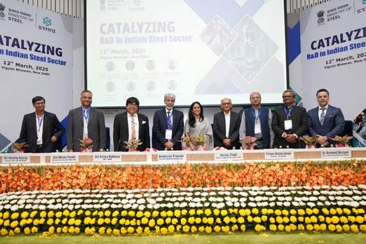 Shri Bhupathiraju Srinivasa Varma, Minister of State for Steel & Heavy Industries, launches SRTMI’s R&D Schemes and SRTMI Web Portal to Catalyze Innovation in Indian Steel Sector (1)