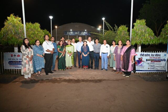 नेहरू आर्ट गैलरी में पोस्टर एवं स्लोगन प्रदर्शनी उद्घाटित (1)