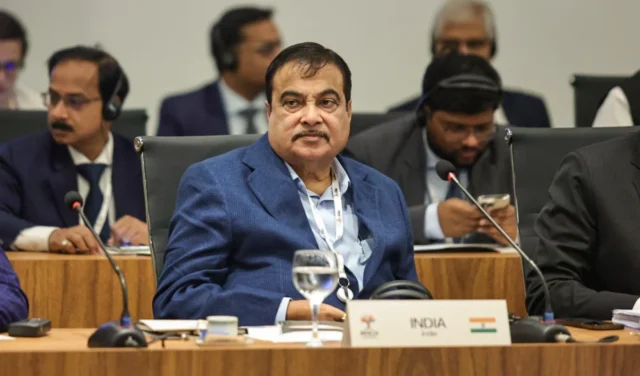 nitin-gadkari_large_1338_8