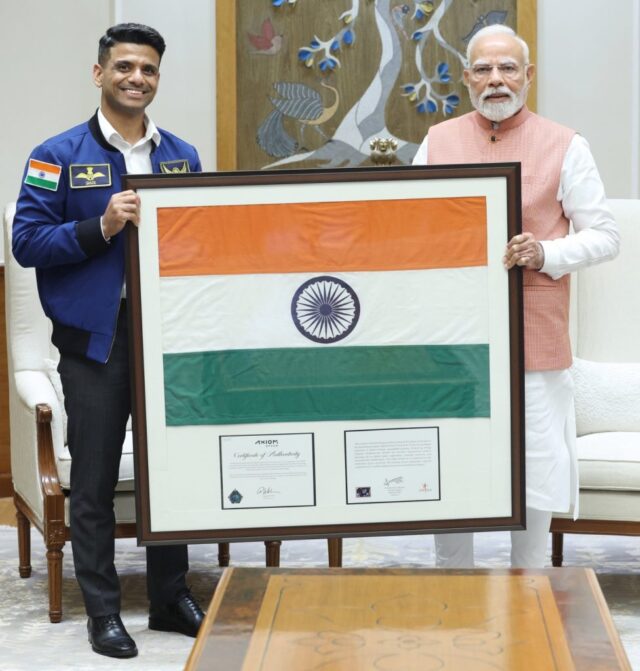 Shubhanshu-Shukla-meets-PM-Modi-977x1024