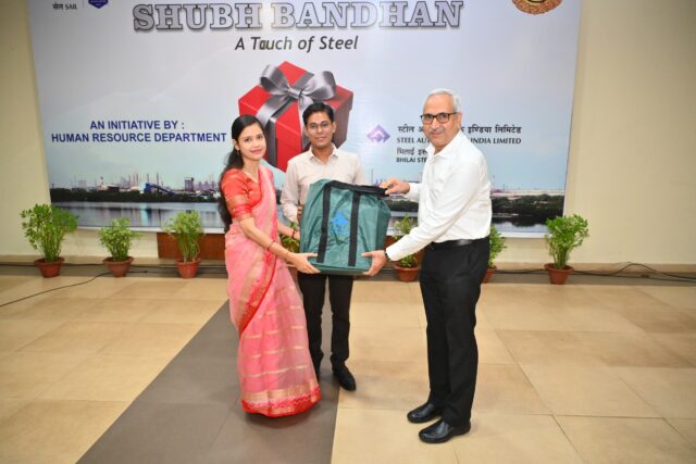 “शुभ बंधन” समारोह में संयंत्र के नवविवाहित जोड़े हुए सम्मानित (2)