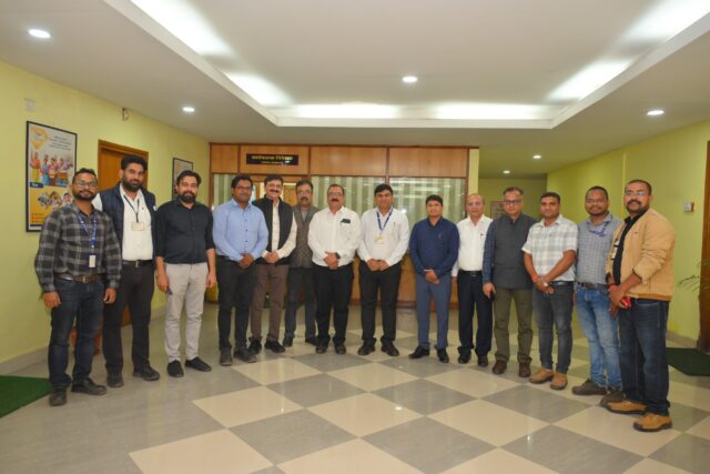 सीजीपीएससी टॉपर बने यशवंत देवांगन को किया गया सम्मानित (1)