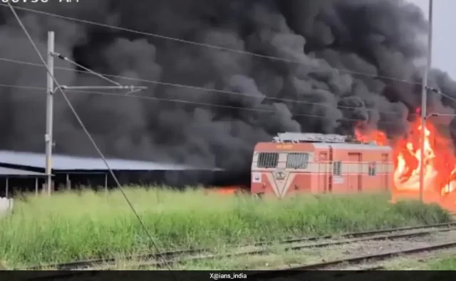 _railway-station-fire_625x300_04_January_26
