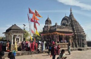 Mhashivratri 2026 : जबलपुर के अनोखे शिव मंदिर में दूल्हा हैं भोलेनाथ और दुल्हन के रूप में विराजमान हैं मां पार्वती