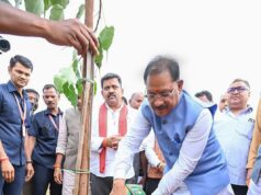 Cg News : मुख्यमंत्री ने अपनी माँ के नाम पर लगाया पीपल का पौधा, वन महोत्सव-2026 का हुआ शुभारंभ, प्रदेश में इस वर्ष ढाई करोड़ पौधे लगाने का लक्ष्य